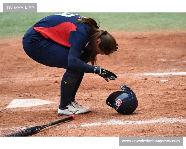 雨天作战考验青少年选手 广州队运会垒球赛现顽强拼搏精神